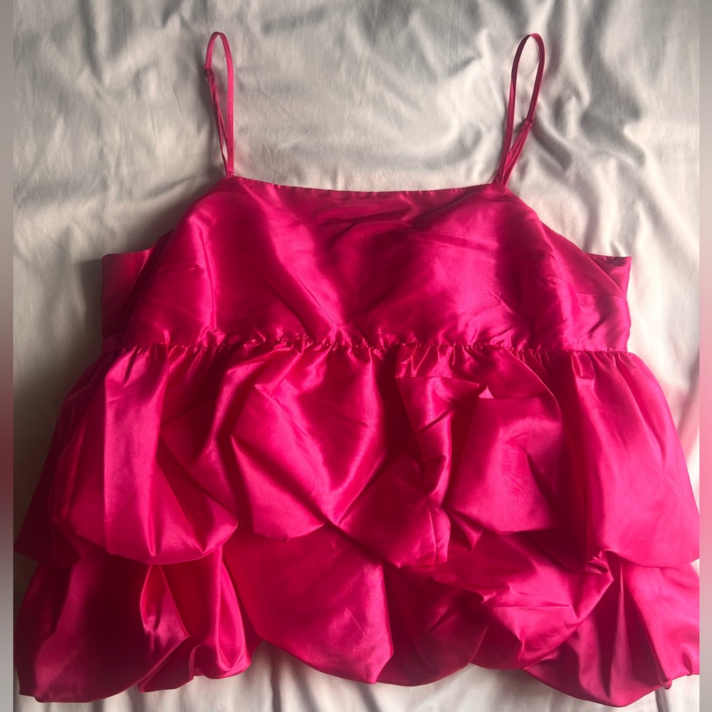 Pink puffy top